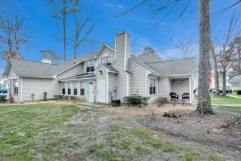 902 Shoreline Pt, Newport News, Virginia