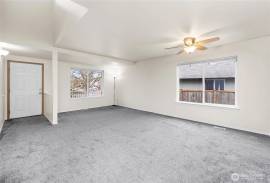 15107 Carter Loop Se, Yelm, Washington