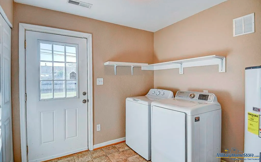 672 Cunningham Rd, Virginia Beach, Virginia