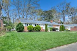 861 Catalina Drive, Newport News, Virginia