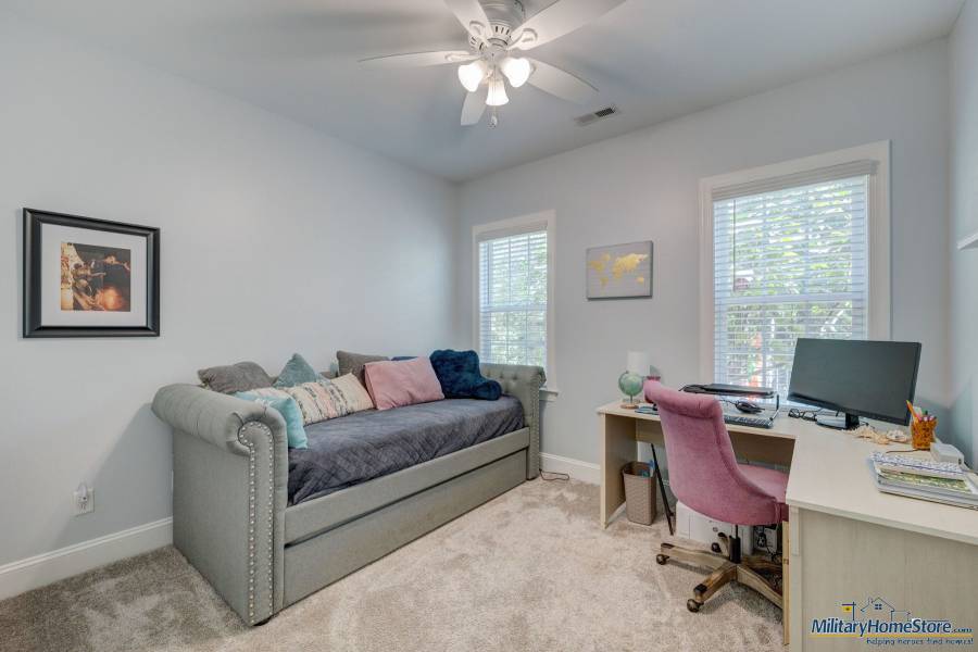 310 Meeks Creek Dr, Rocky Point, North Carolina