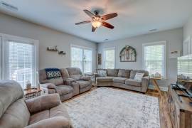 310 Meeks Creek Dr, Rocky Point, North Carolina