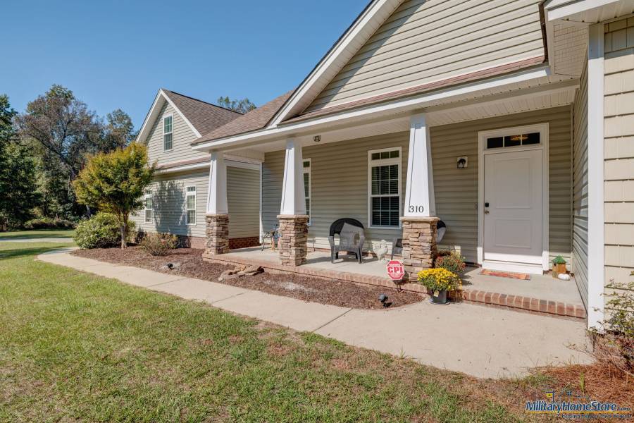 310 Meeks Creek Dr, Rocky Point, North Carolina