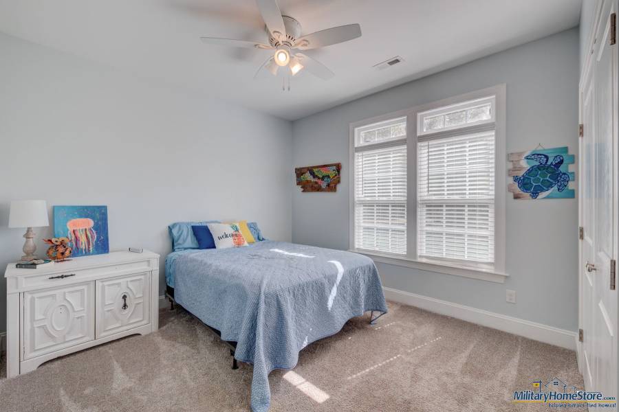 310 Meeks Creek Dr, Rocky Point, North Carolina