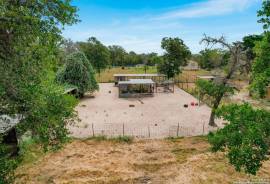 176 Deep Woods Drive, Seguin, Texas