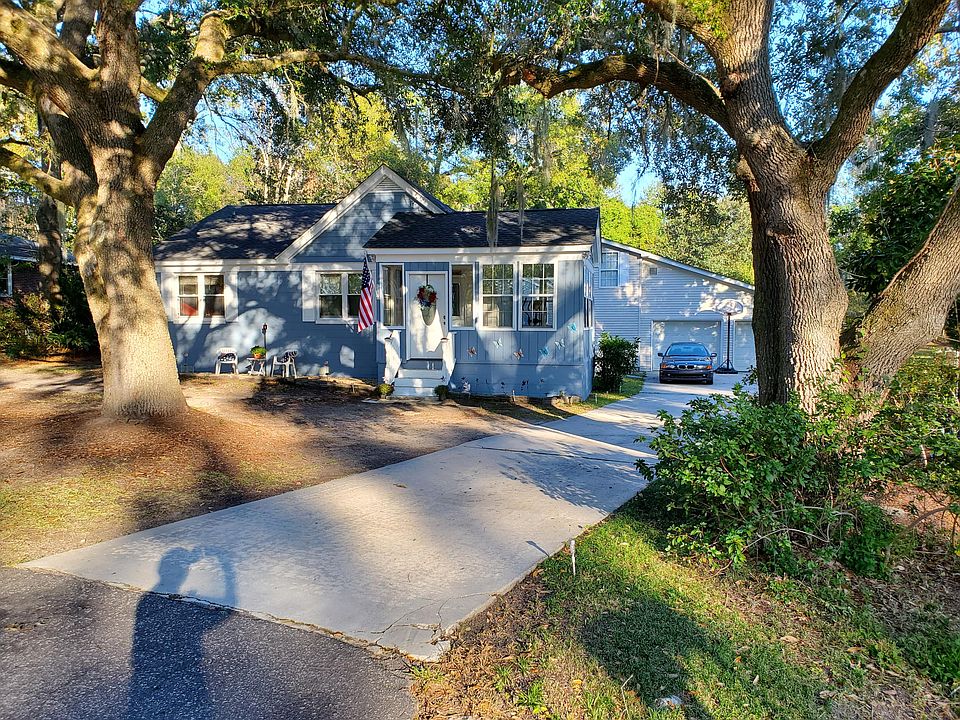 1023 Dennis Dr, Hanahan, South Carolina   